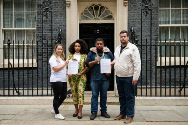 Handing a letter to Parliament - bhp